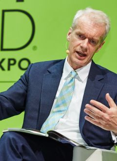 Stephen Sackur photo