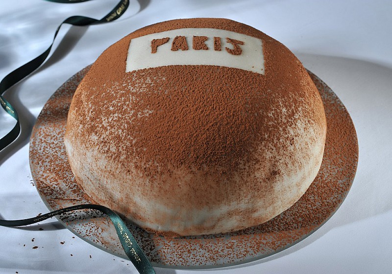 巴黎咖啡馆特制的“巴黎”蛋糕