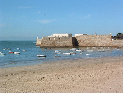圣卡塔利娜城堡（Castillo de Santa Catalina）