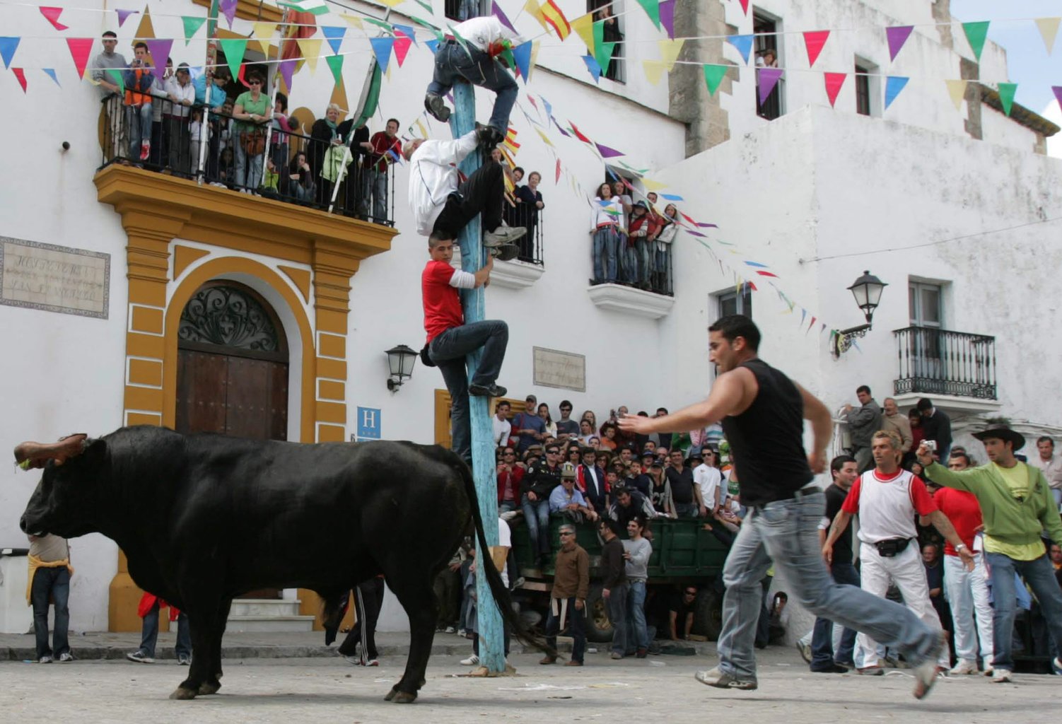 贝赫尔-德拉弗龙特拉（Vejer de la Frontera）的Toro Embolao牛节