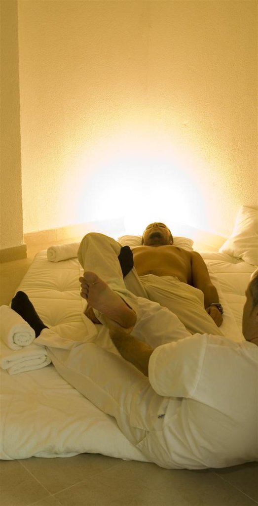 梅迪纳阿苏尔健康酒店（Asur Hotel Al-Medina Wellness）
