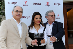 Eva LongoriaMaria Bravoιׯ