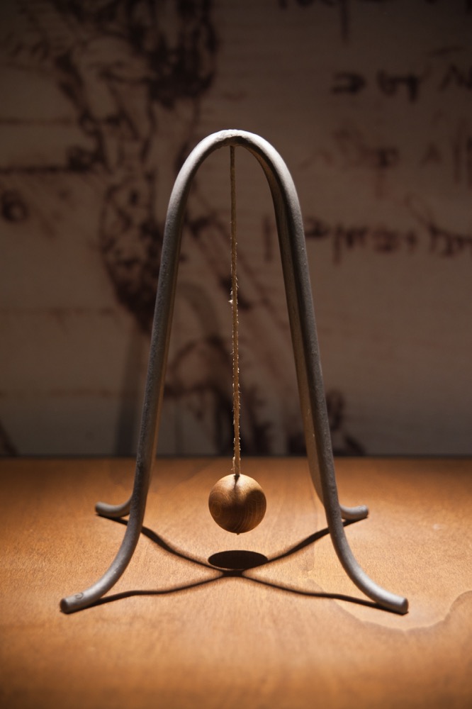 达•芬奇实验，钟摆球惯性原理