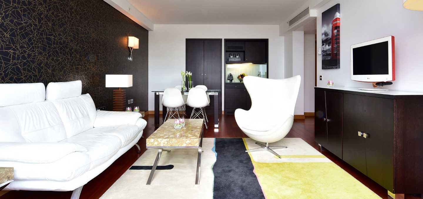 Club Floor One Bedroom Suite