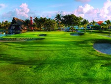 巴塞罗湖高尔夫球场（The Lakes Barceló Golf Course）