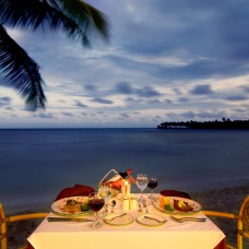 Romantic dinner setting in Samaná