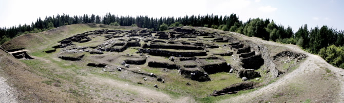 Viladonga的罗马时期前铁器时代的山顶防御村落
