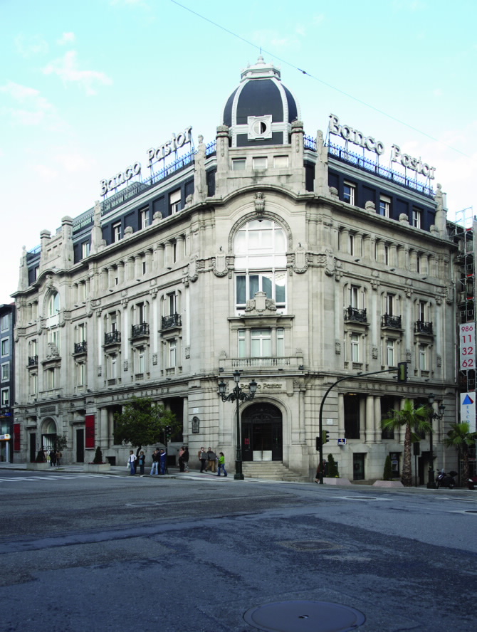 帕斯塔银行（Banco Pastor）大楼
