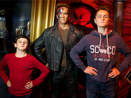 Pose with The Terminator at Madame Tussauds London