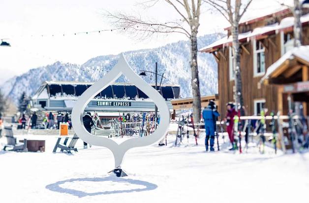 2022-23滑雪季，来看看美国阿斯本雪堆山滑雪村的新变化！