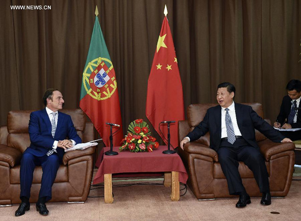 Chinese President Xi Jinping  meets with Portuguese President's representative, Deputy Prime Minister Paulo Portas