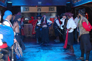 海盗船表演：蓬塔卡纳最受欢迎的景点