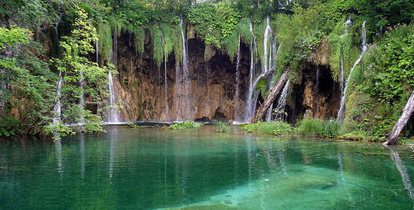 生态保护与旅游并行：克罗地亚十六湖国家公园