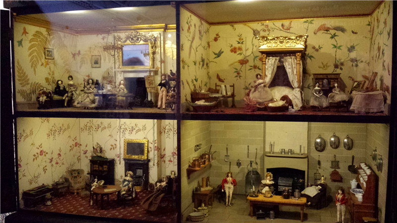 V&A童年博物馆展出12座英国特色玩偶屋