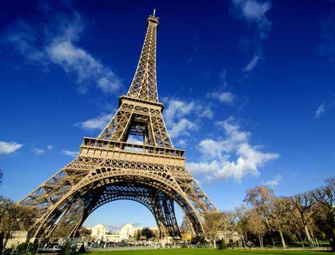 世界十大最热自拍地出炉 巴黎埃菲尔铁塔夺冠