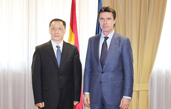 Li Jinzao Talks with Spanish Minister of Industry, Energy and Tourism Jose Manuel Soria