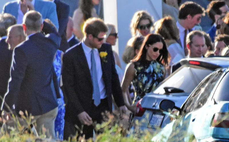 哈里王子带女友梅格汉在牙买加出席好友婚礼
