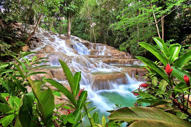 牙买加八条河邓斯河瀑布