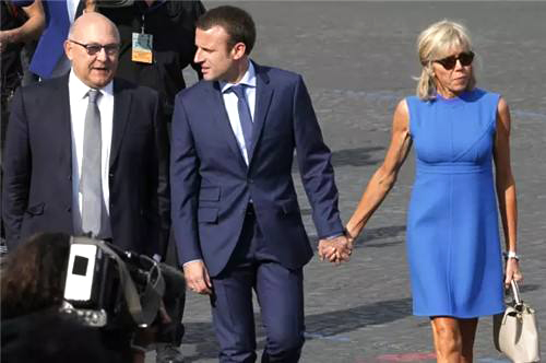 法国总统马克龙和妻子布丽吉特