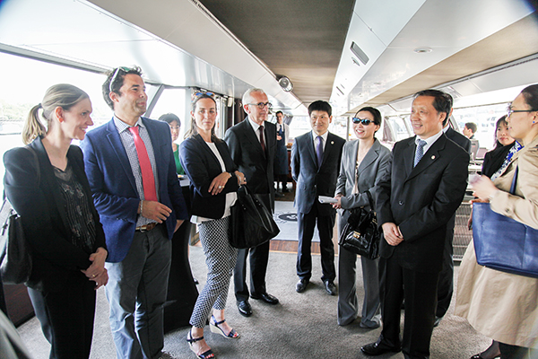 Li Jinzao Attends Sino-French Travel Exchange Meeting