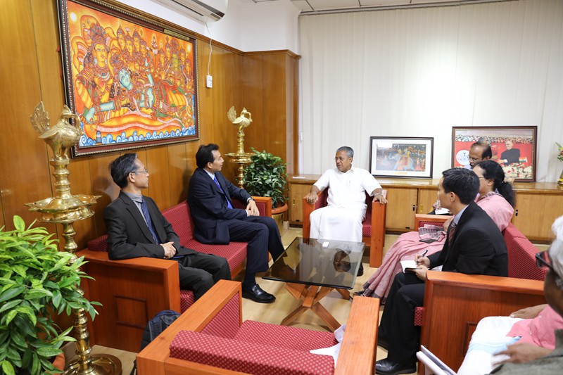 中国驻印度大使罗照辉会见印度喀拉拉邦首席部长维贾扬