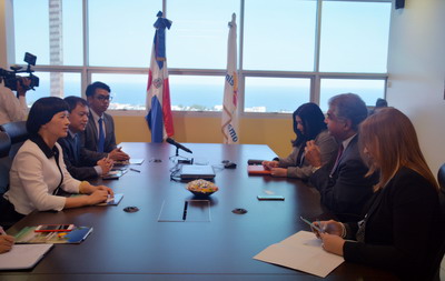 中国国航代表拜访多米尼加旅游部副部长