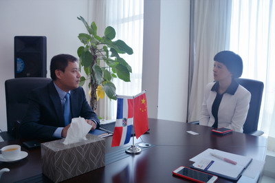 中国国航代表拜访中国驻多米尼加商代处代表