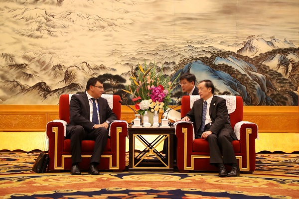 Li Jinzao Meets with Chairman of Uzbek State Committee for Tourism Development