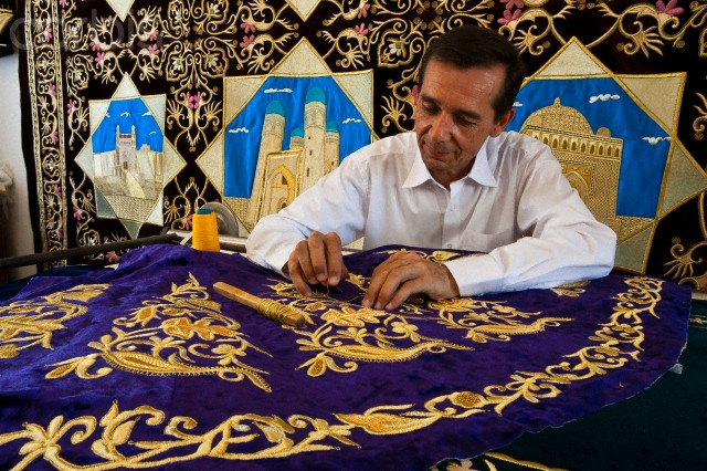 乌兹别克斯坦刺绣