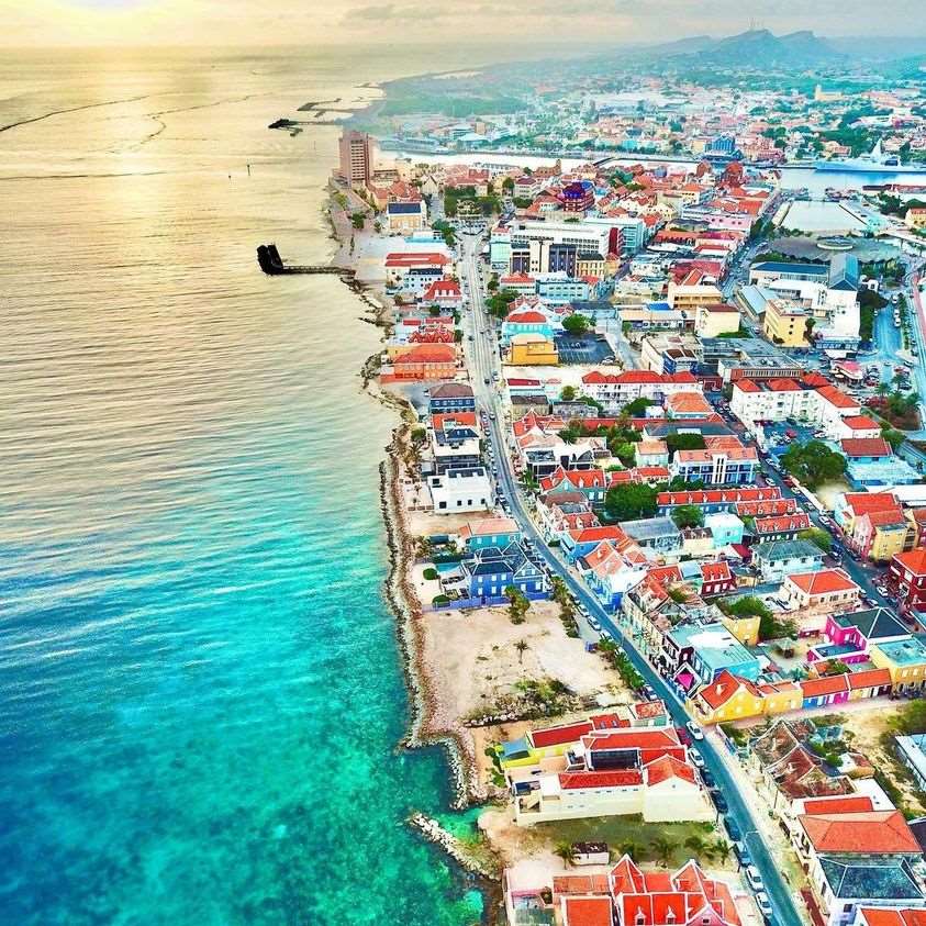 加勒比海库拉索岛威廉斯塔德彩虹小镇