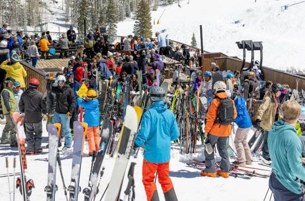 Aspen 25/26雪季进入倒计时，阿斯本山仍开放滑雪